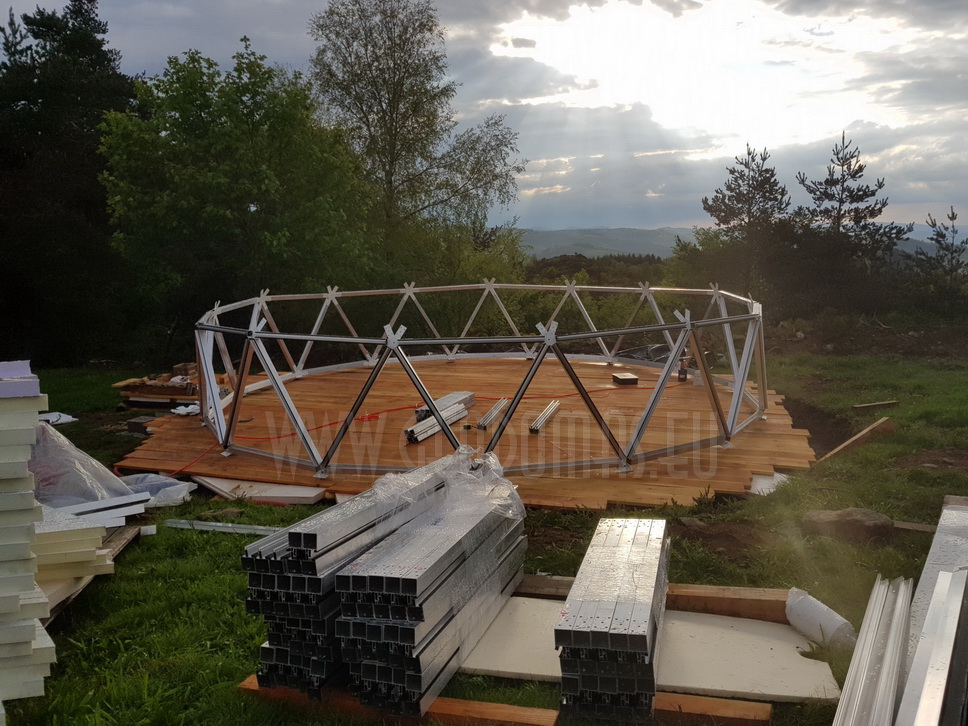 30m2 Ø6m Mobilus Namelis | Apšiltintas kupolas su stiklofasadu
