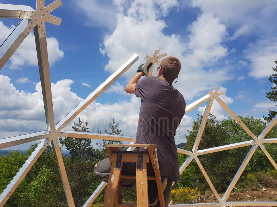 30m2 Ø6m Mobilus Namelis | Apšiltintas kupolas su stiklofasadu