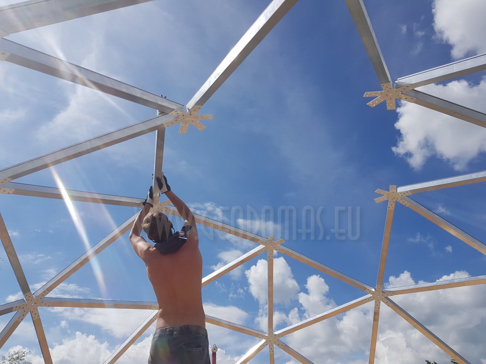 30m2 Ø6m Mobilus Namelis | Apšiltintas kupolas su stiklofasadu