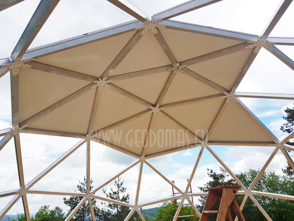 30m2 Ø6m Mobilus Namelis | Apšiltintas kupolas su stiklofasadu
