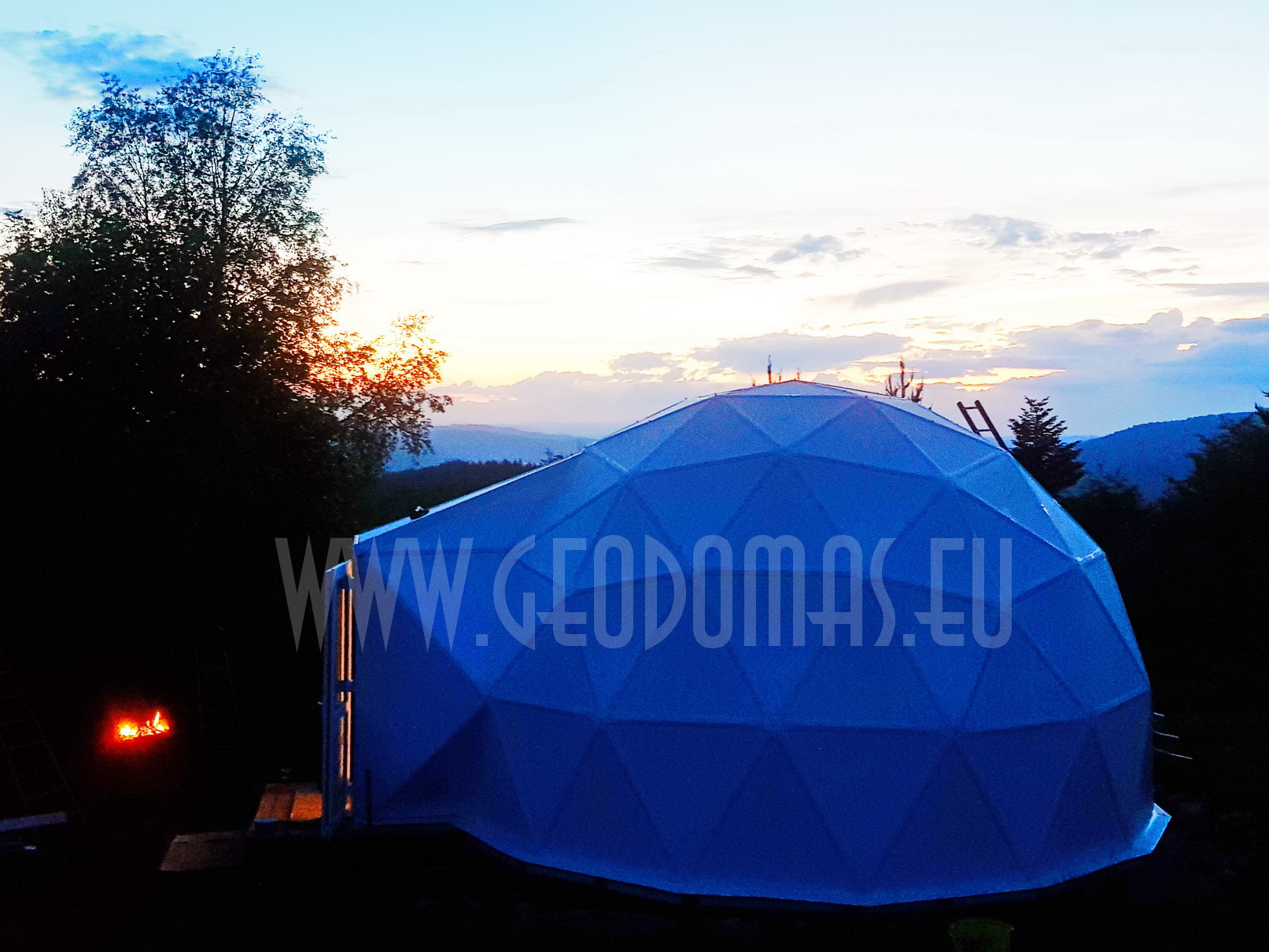30m2 Ø6m Mobilus Namelis | Apšiltintas kupolas su stiklofasadu